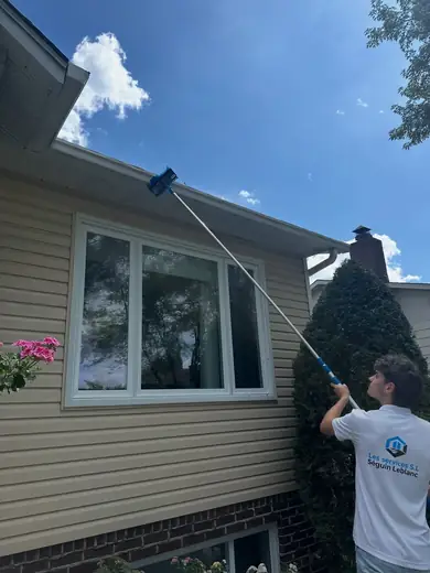 Nettoyage de revêtement + les vitres extérieur ✨✨. 📍Vaudreuil-Dorion.