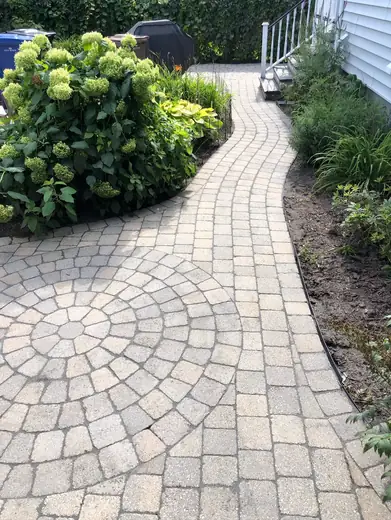 Job de pavé réussi chez un deuxième client cette semaine. semaine prochaine, sealant d’asphalte à faire 🔥