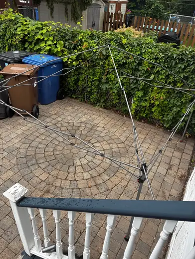 Avant — Job de pavé réussi chez un deuxième client cette semaine. semaine prochaine, sealant d’asphalte à faire 🔥
