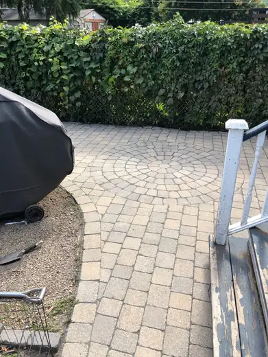 Après — Job de pavé réussi chez un deuxième client cette semaine. semaine prochaine, sealant d’asphalte à faire 🔥